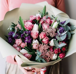 Chic Bouquets That Will Make You Rethink Classic Roses