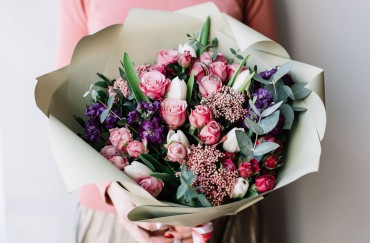 Chic Bouquets That Will Make You Rethink Classic Roses